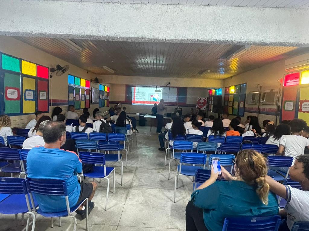 FORTALECIMENTO DO CUIDADO INTERSETORIAL DO CAPS AD NAS ESCOLAS