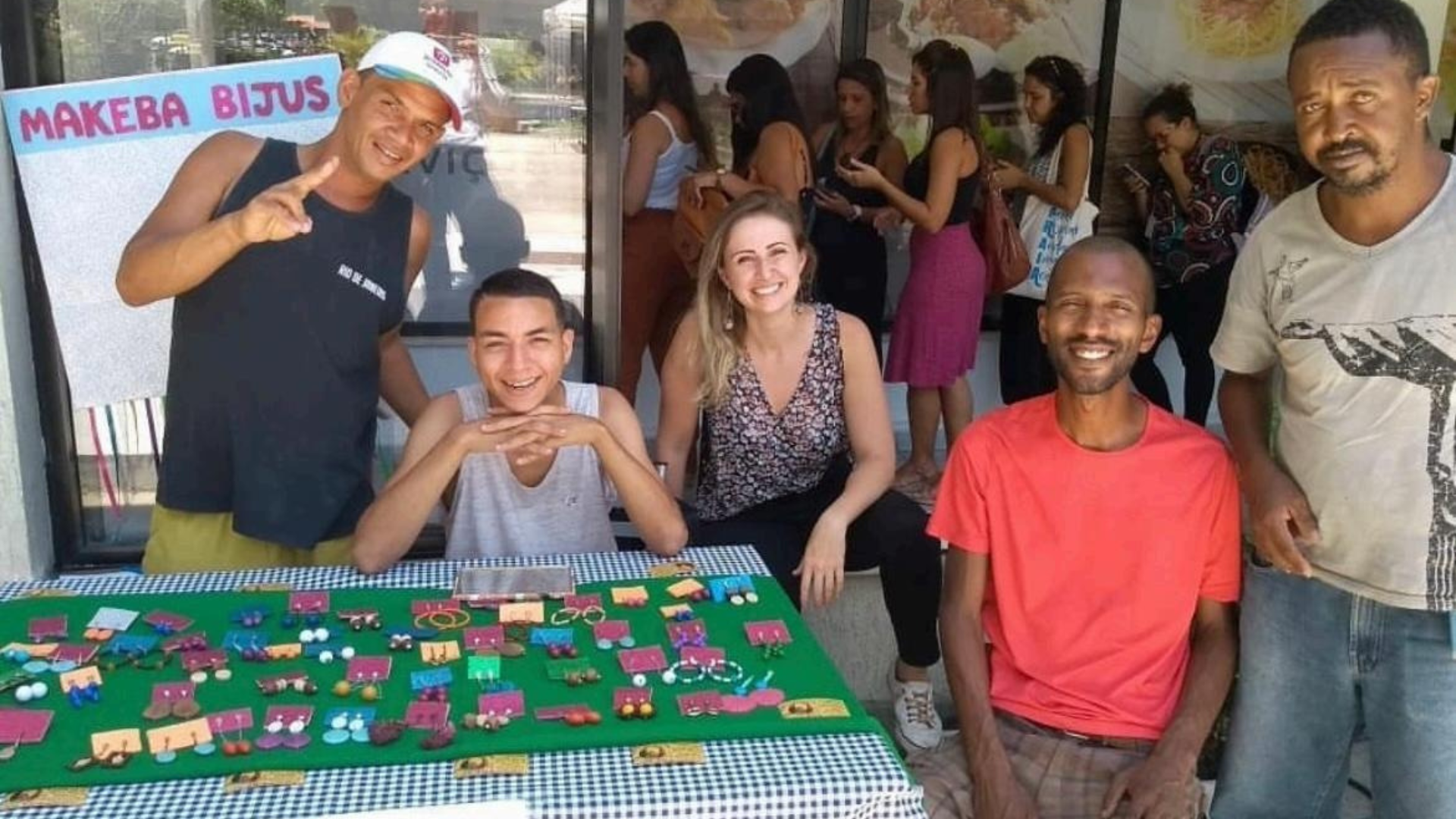 Projeto de Geração de Trabalho e Renda – Makeba Bijus